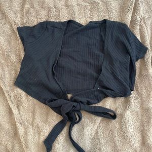 Cropped tie top